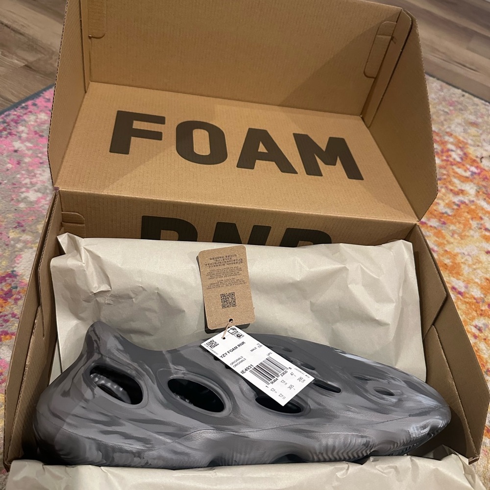 Yzy Foam runners